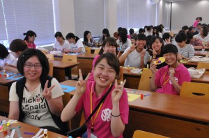 ●華頂短期大学　幼児教育学科プログラム● 4日は、制作も行いました！ みんなでおさかな作りに挑戦しました。