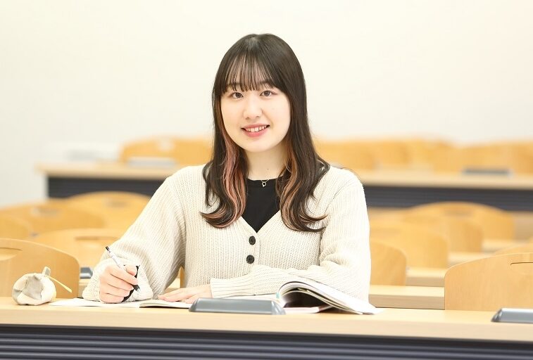 岡 由里奈さん